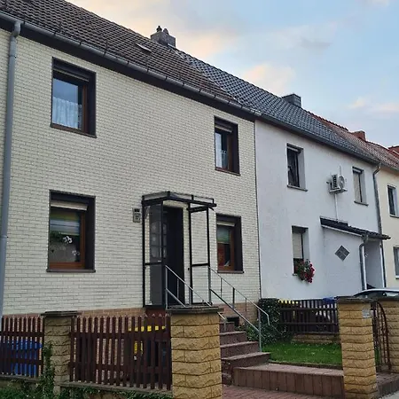 Gaeste- Und Geschaeftswohnung Apartment Leuna